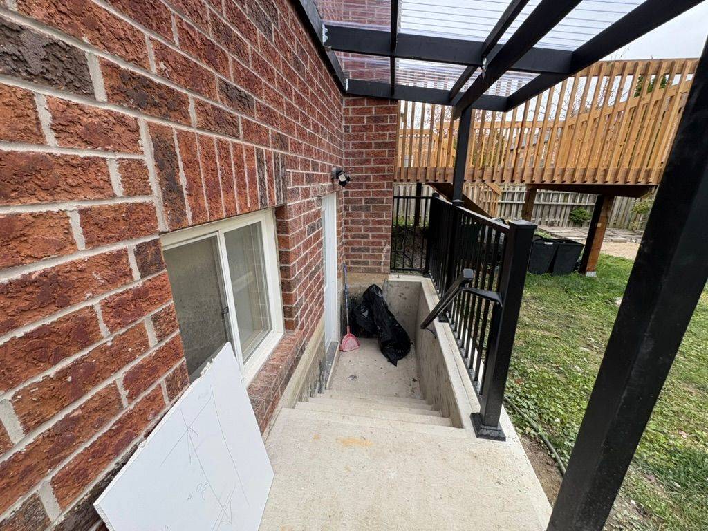 Ajax, ON L1T 4N5,25 Freer CRES