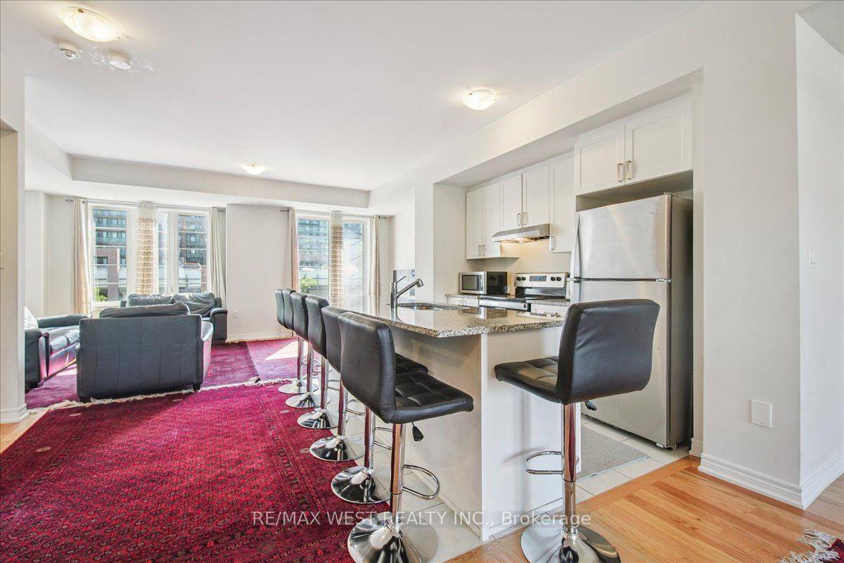 Oshawa, ON L1L 0V3,115 Air Dancer CRES