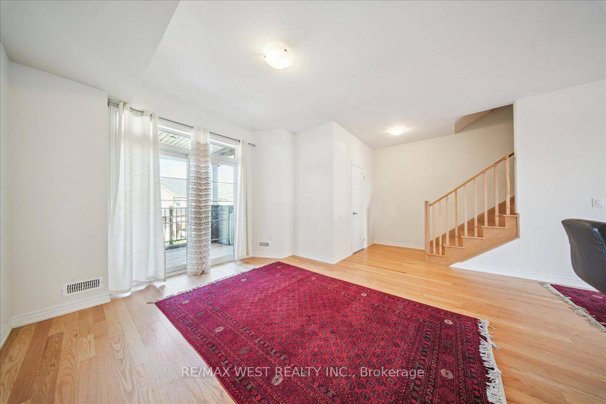 Oshawa, ON L1L 0V3,115 Air Dancer CRES