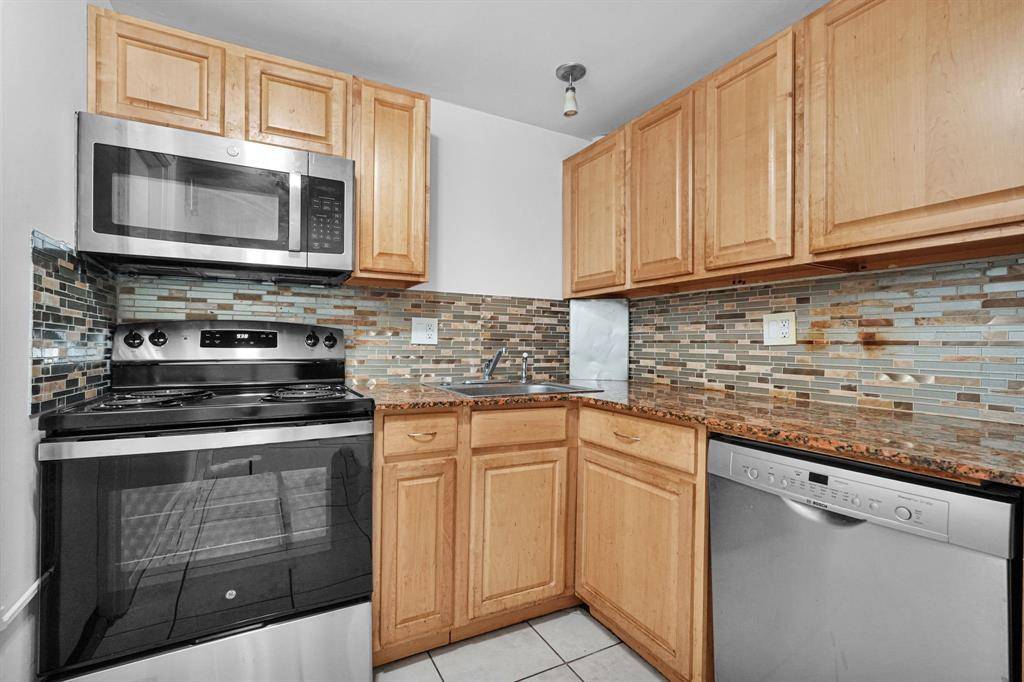 Wilton Manors, FL 33305,9 NE 19TH CT #111C