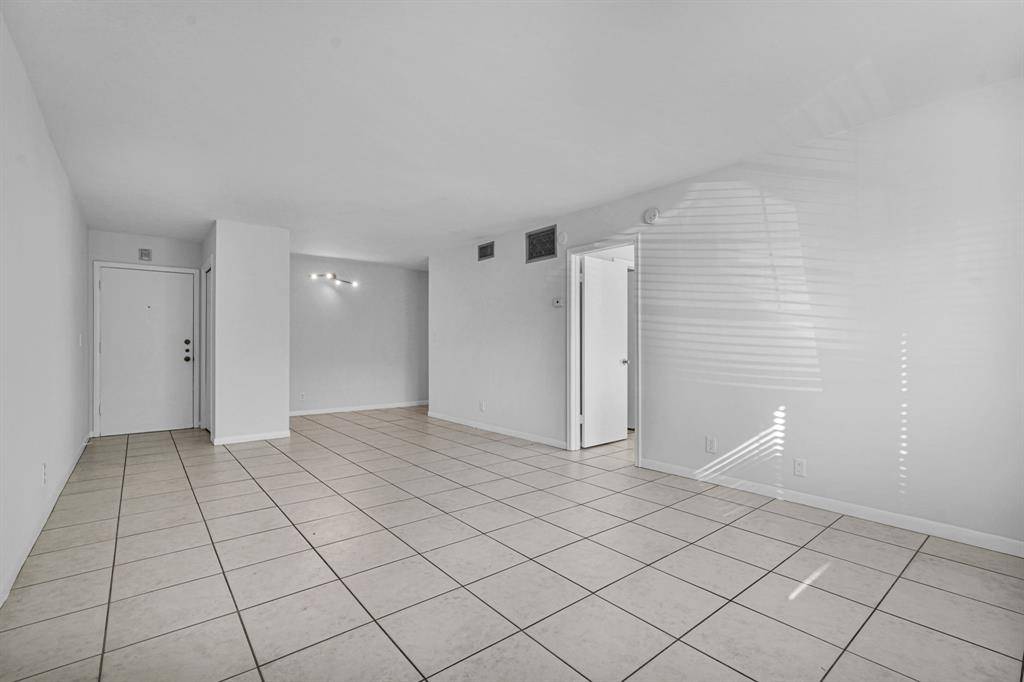 Wilton Manors, FL 33305,9 NE 19TH CT #111C