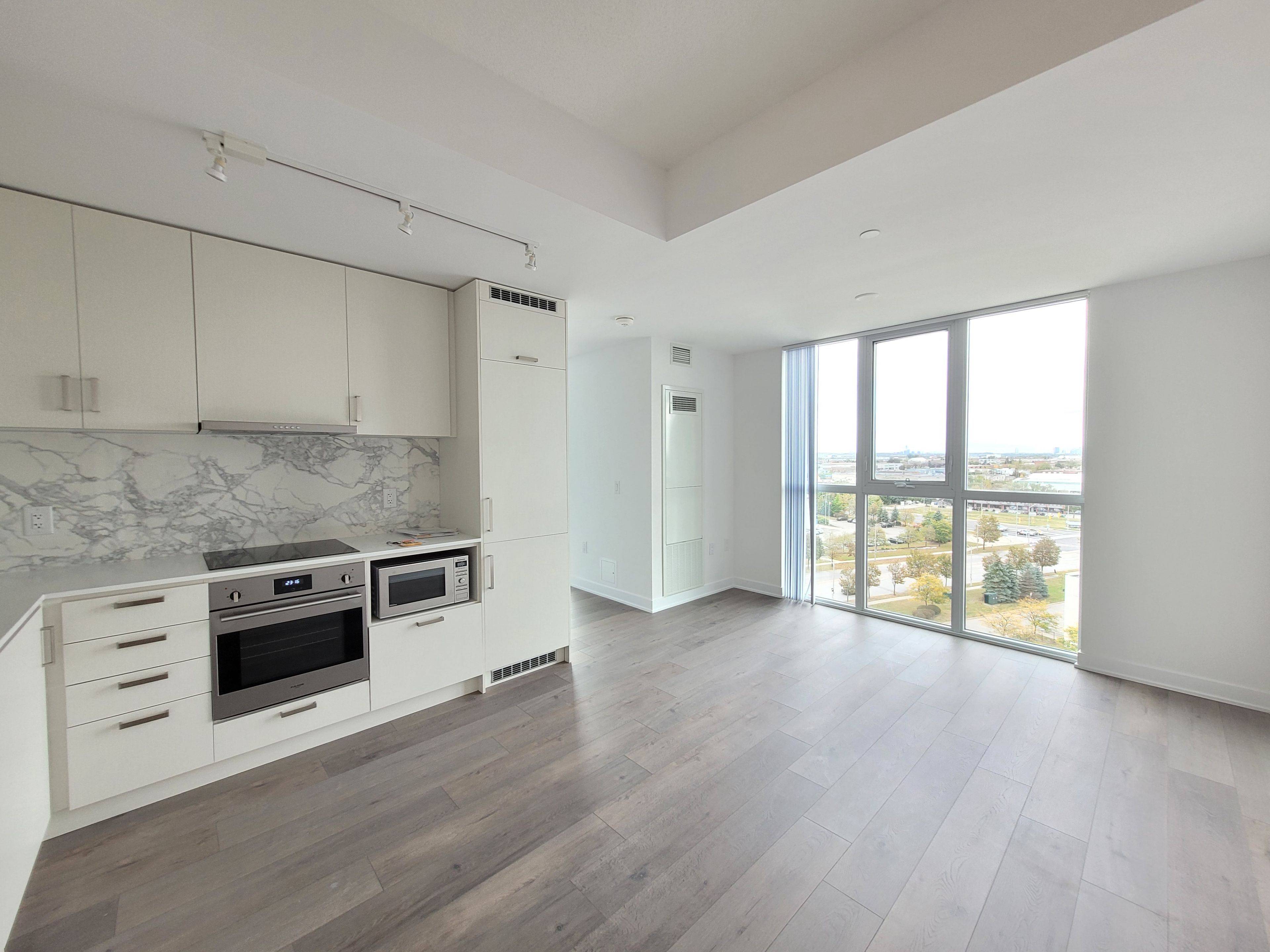 Vaughan, ON L4K 0M7,60 Honeycrisp CRES #909