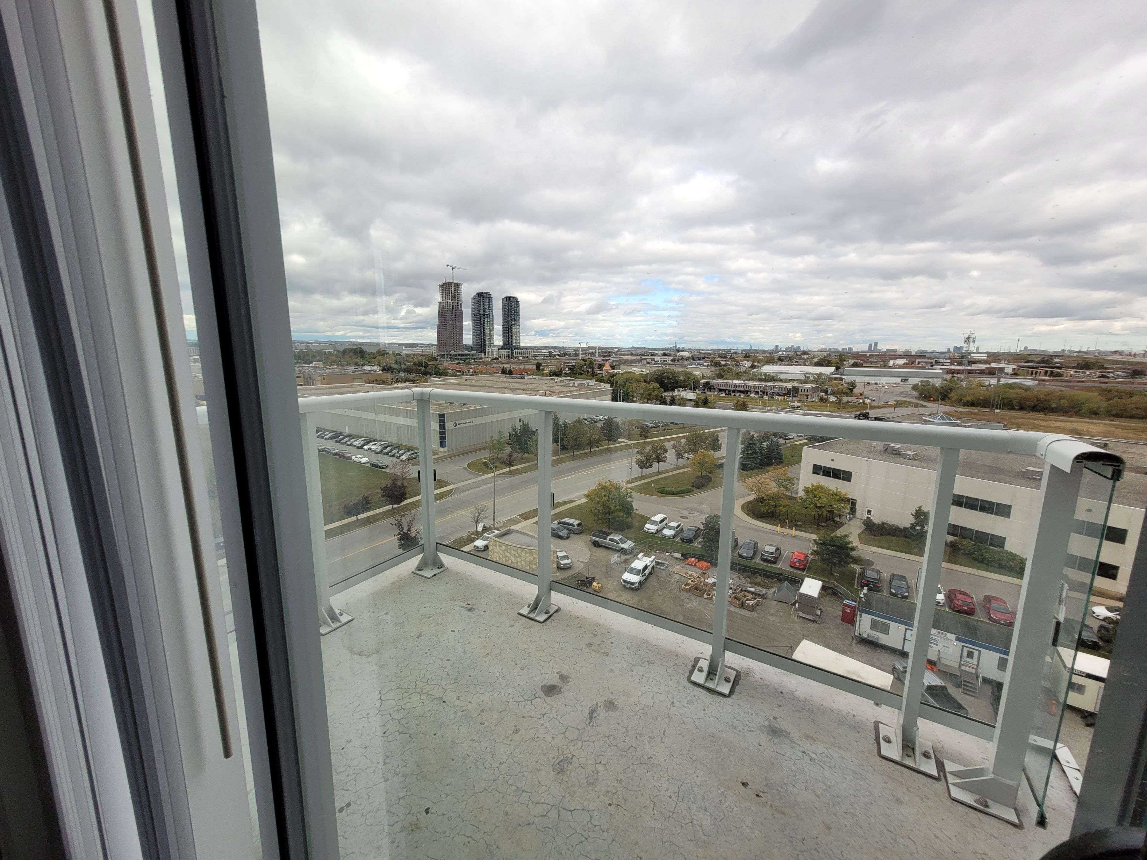 Vaughan, ON L4K 0M7,60 Honeycrisp CRES #909