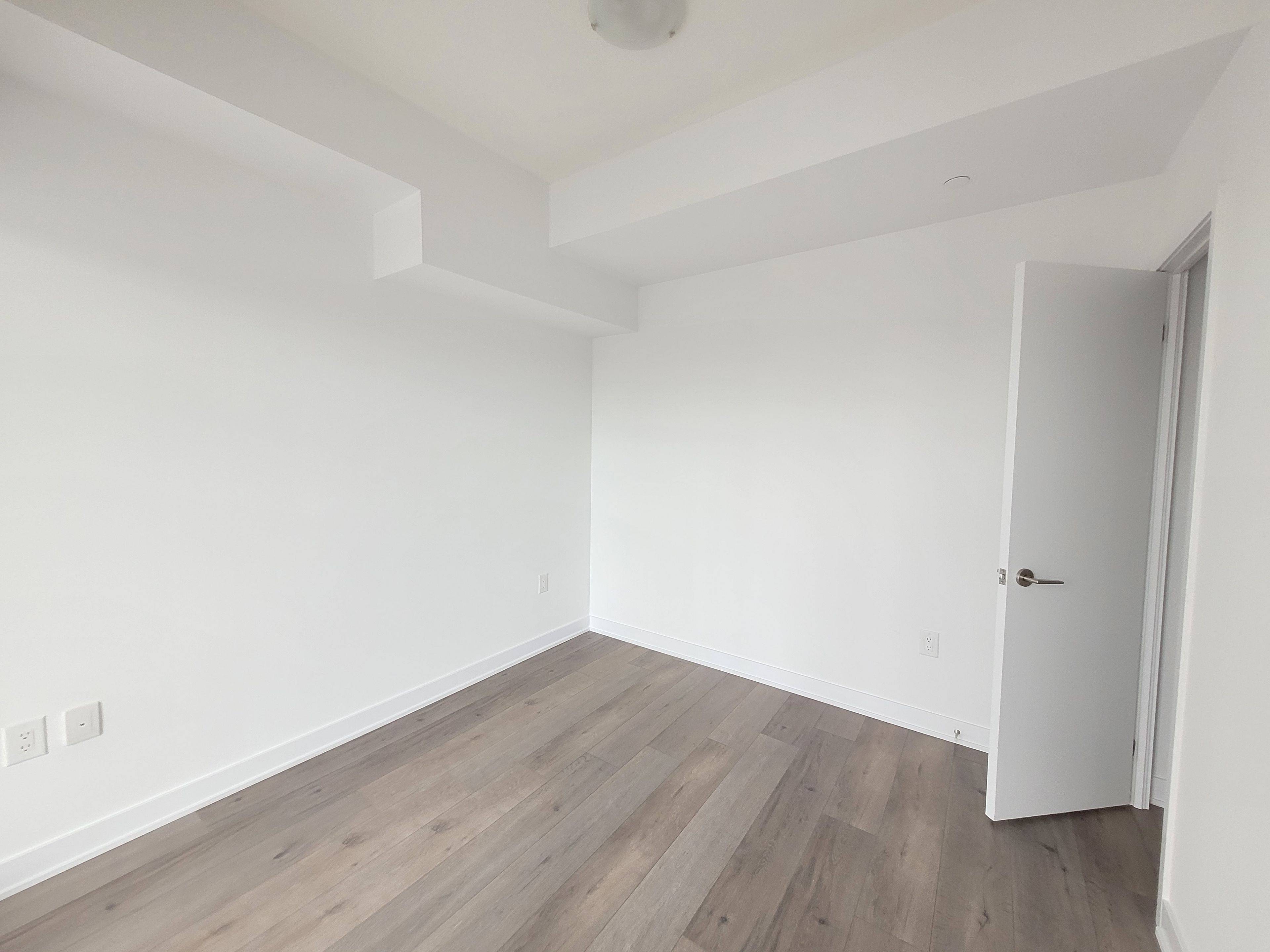 Vaughan, ON L4K 0M7,60 Honeycrisp CRES #909