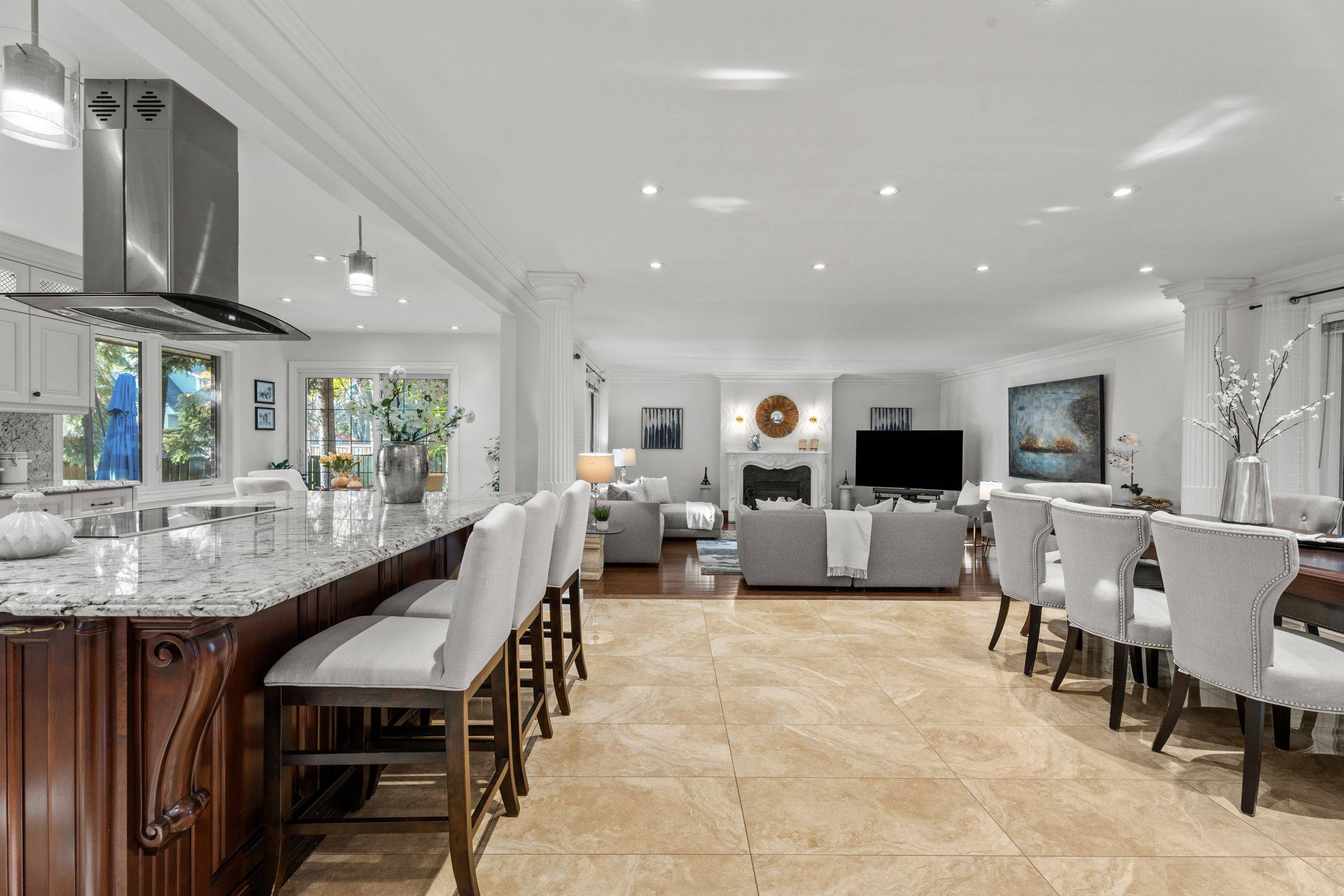 Oakville, ON L6K 2V2,130 Tavistock SQ