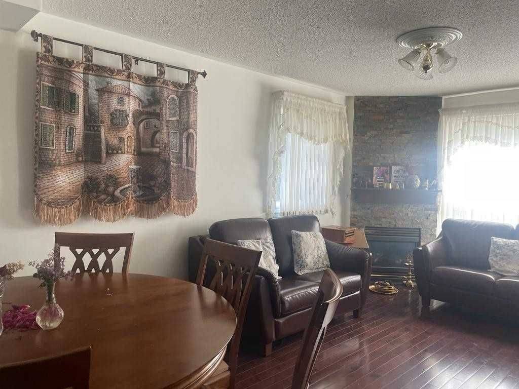 Mississauga, ON L5M 6P4,5835 Chessman CT #Upper