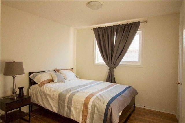 Oakville, ON L6H 3V2,235 River Oaks BLVD W