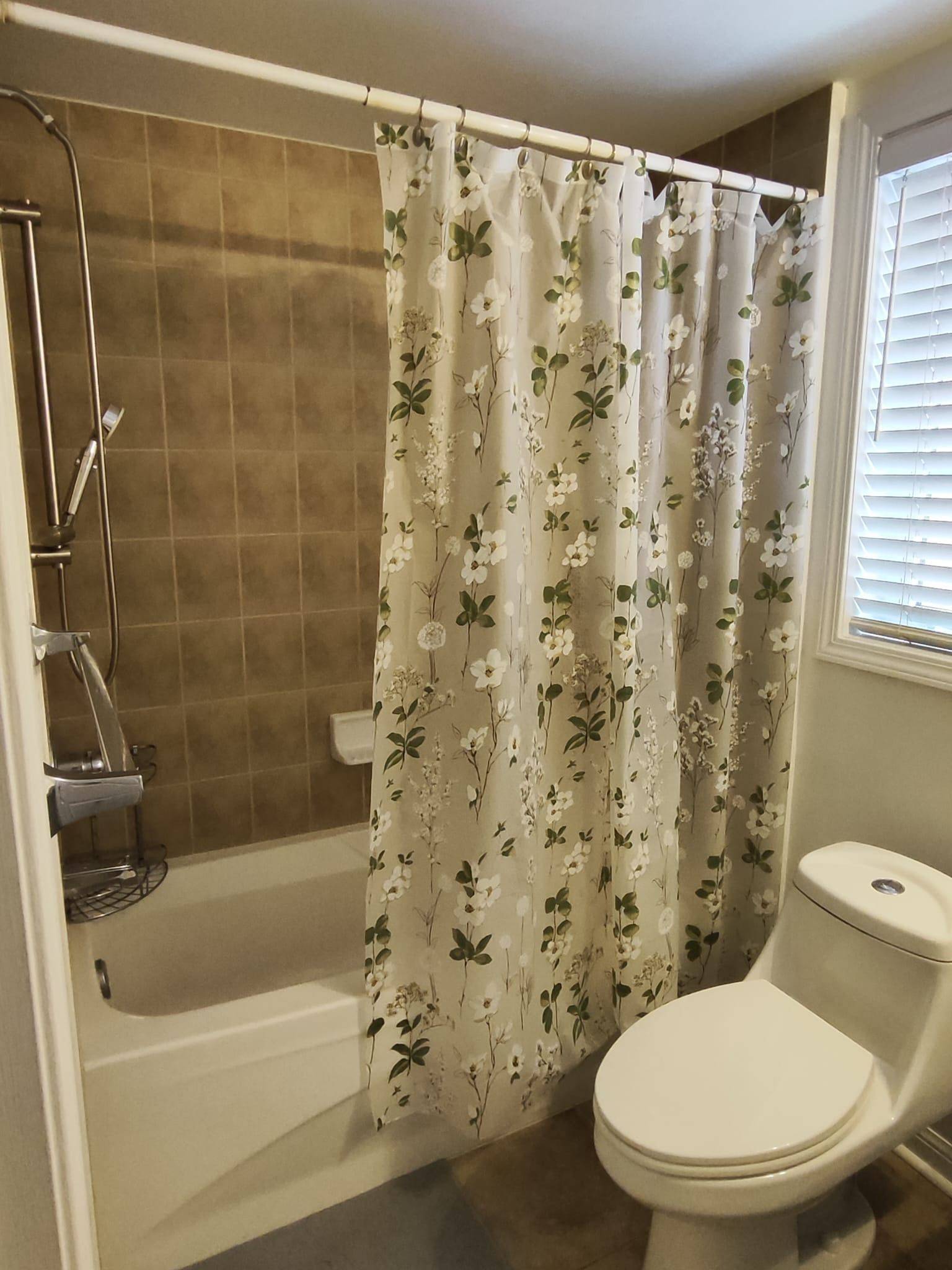 Mississauga, ON L5B 0B2,575 Dundas ST W #1