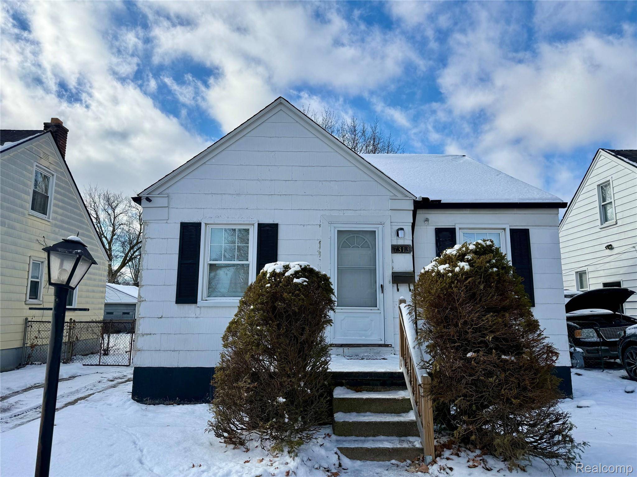 Detroit, MI 48228,7313 Grandville AVE