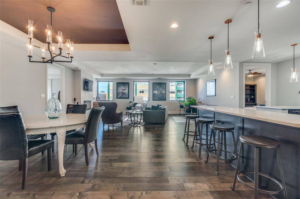 Dallas, TX 75201,1505 Elm Street #1504