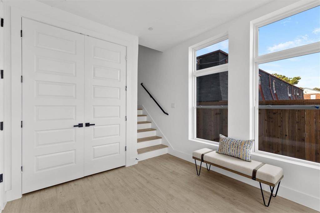 Dallas, TX 75208,727 W 10th Street #102