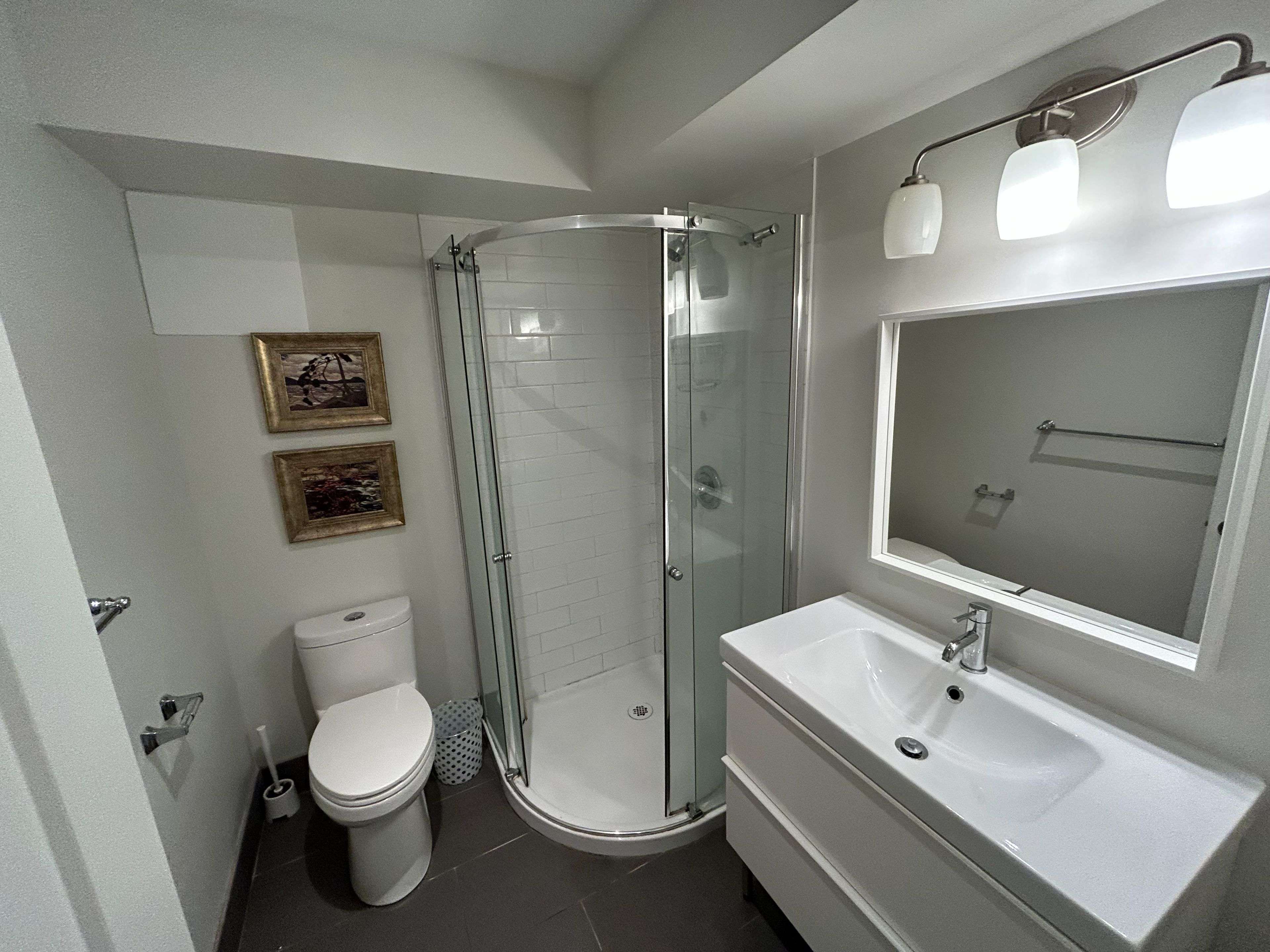 Toronto C03, ON M4R 1G3,15 Castlefield AVE #Lower