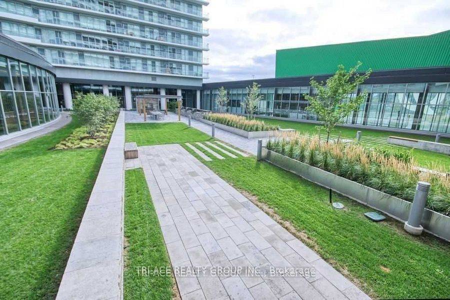 Toronto C15, ON M2K 0E5,113 Mcmahon DR #Th02