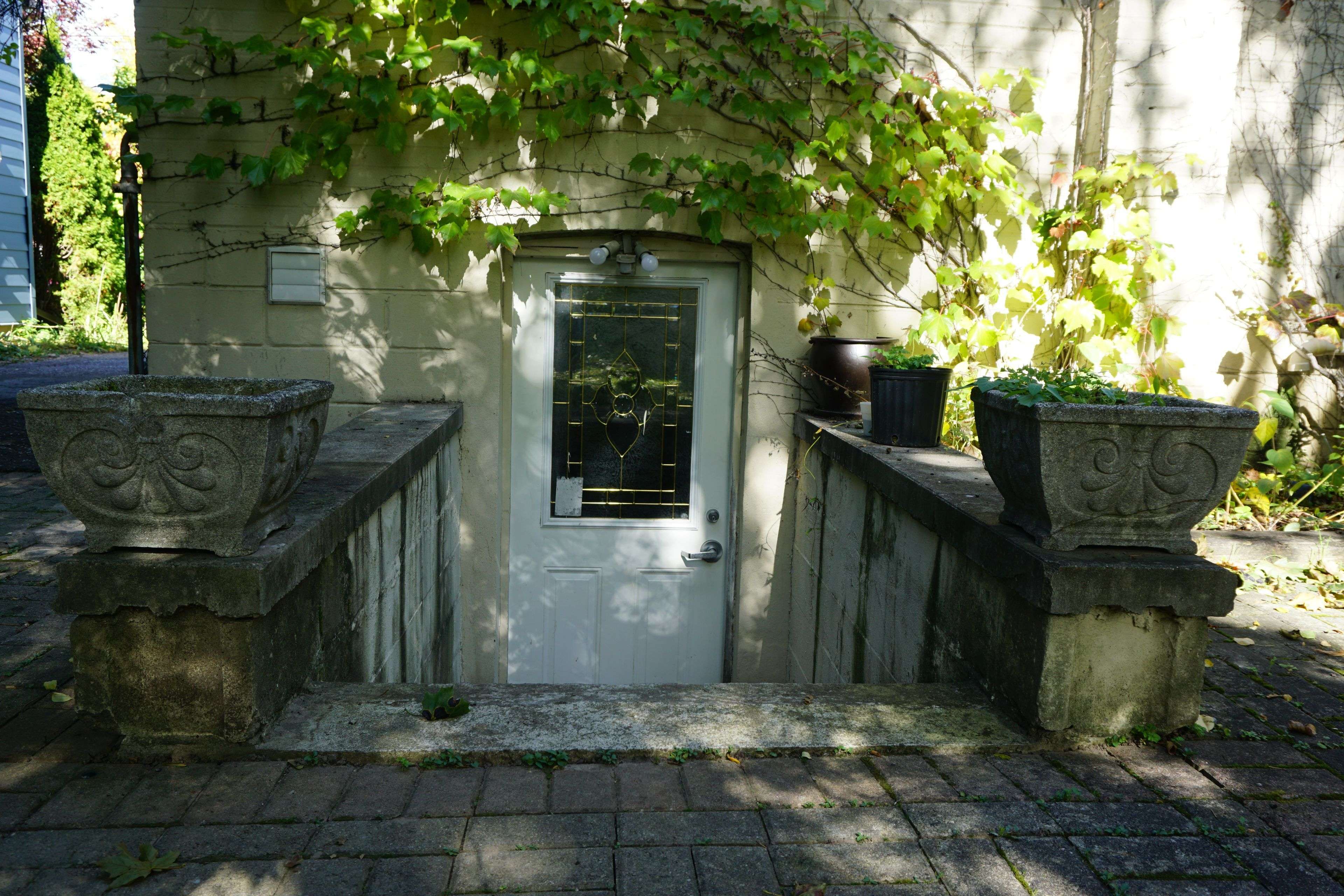 Toronto C07, ON M2N 1J5,215 Poyntz AVE #Basement