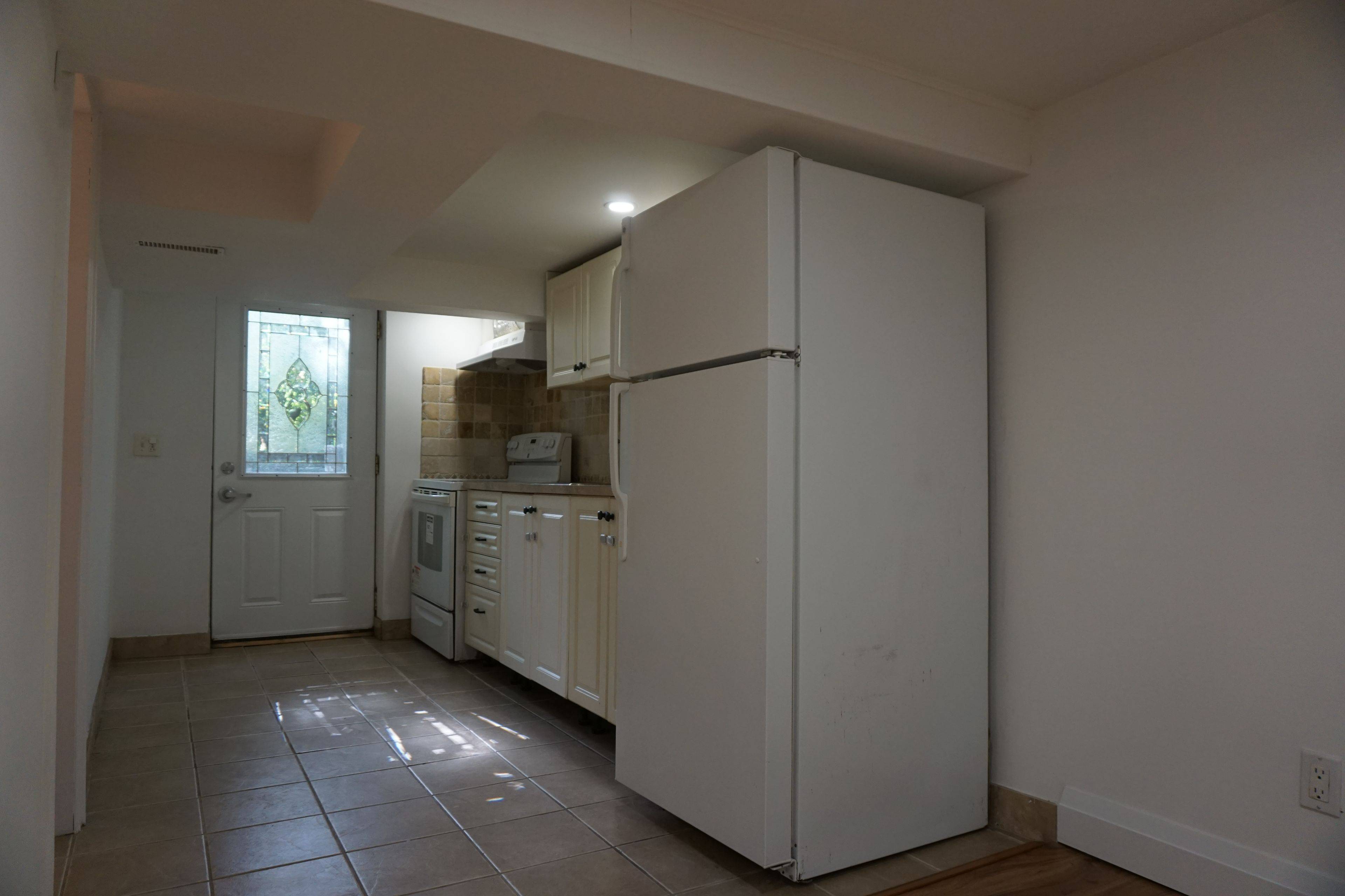 Toronto C07, ON M2N 1J5,215 Poyntz AVE #Basement