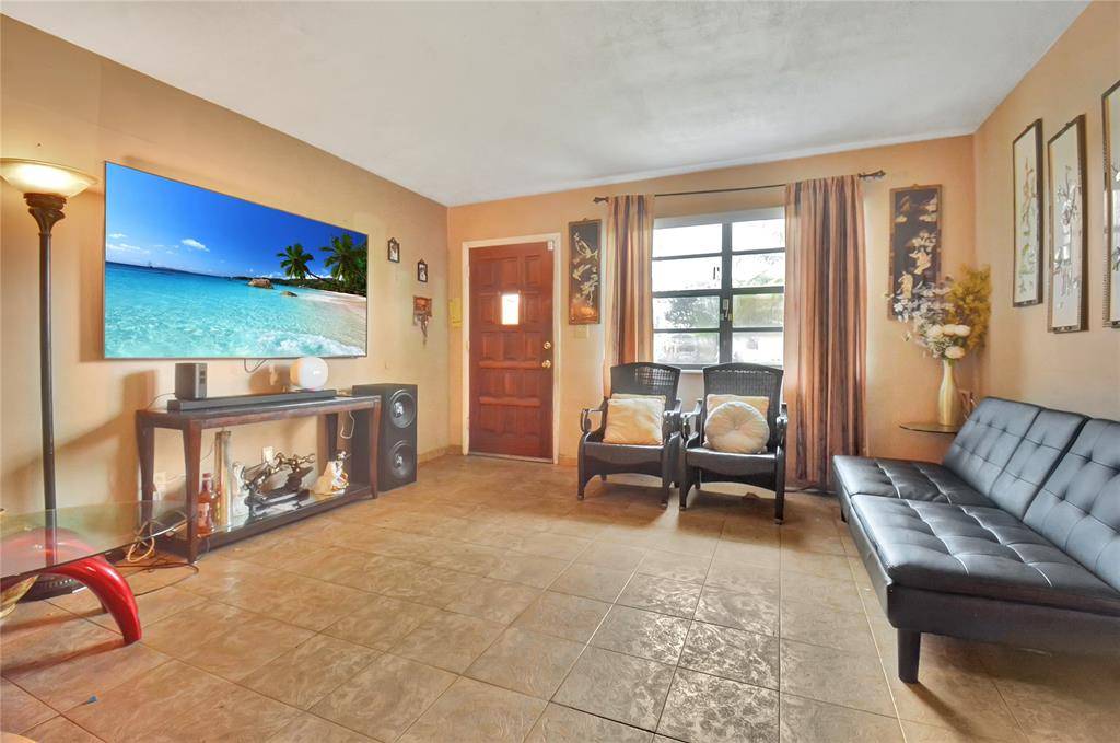 Lauderdale Lakes, FL 33319,4401 NW 33rd St