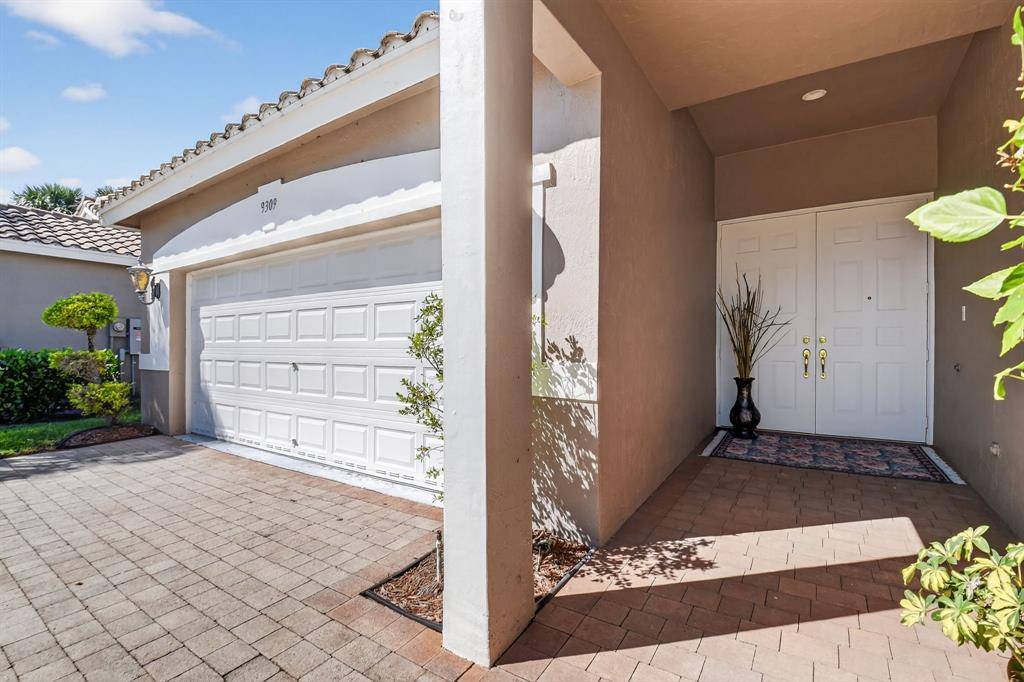 Lake Worth, FL 33467,9309 Vercelli St