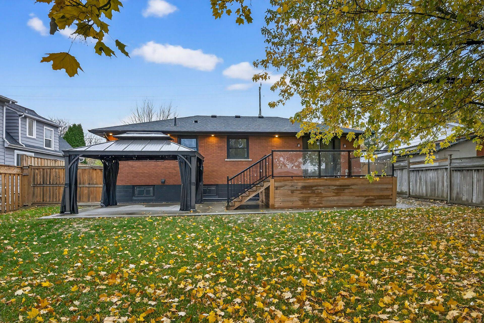 Burlington, ON L7R 3P3,2298 Fassel AVE