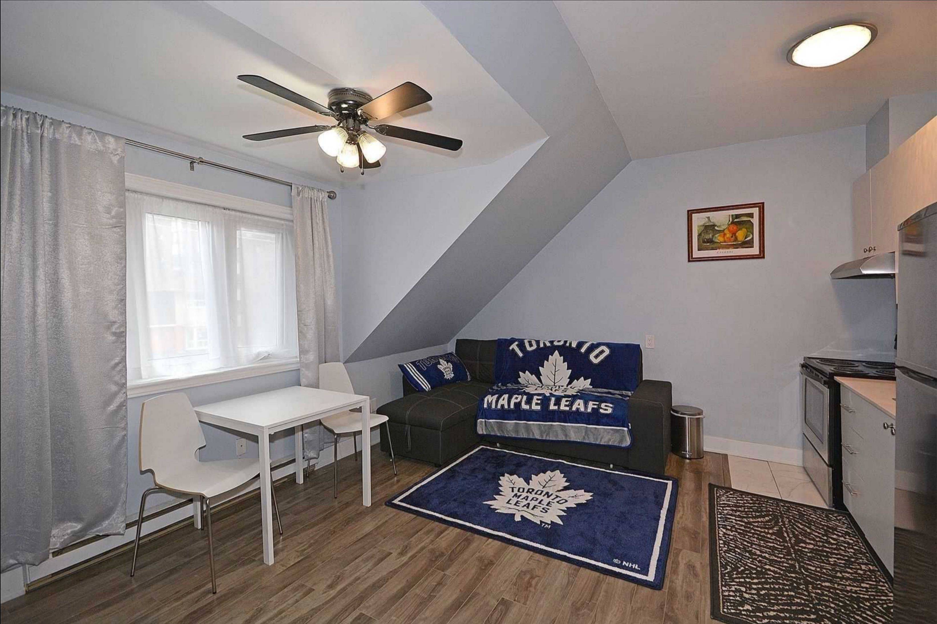 Toronto W01, ON M6K 1H5,Unit 4 - 1392 King ST W