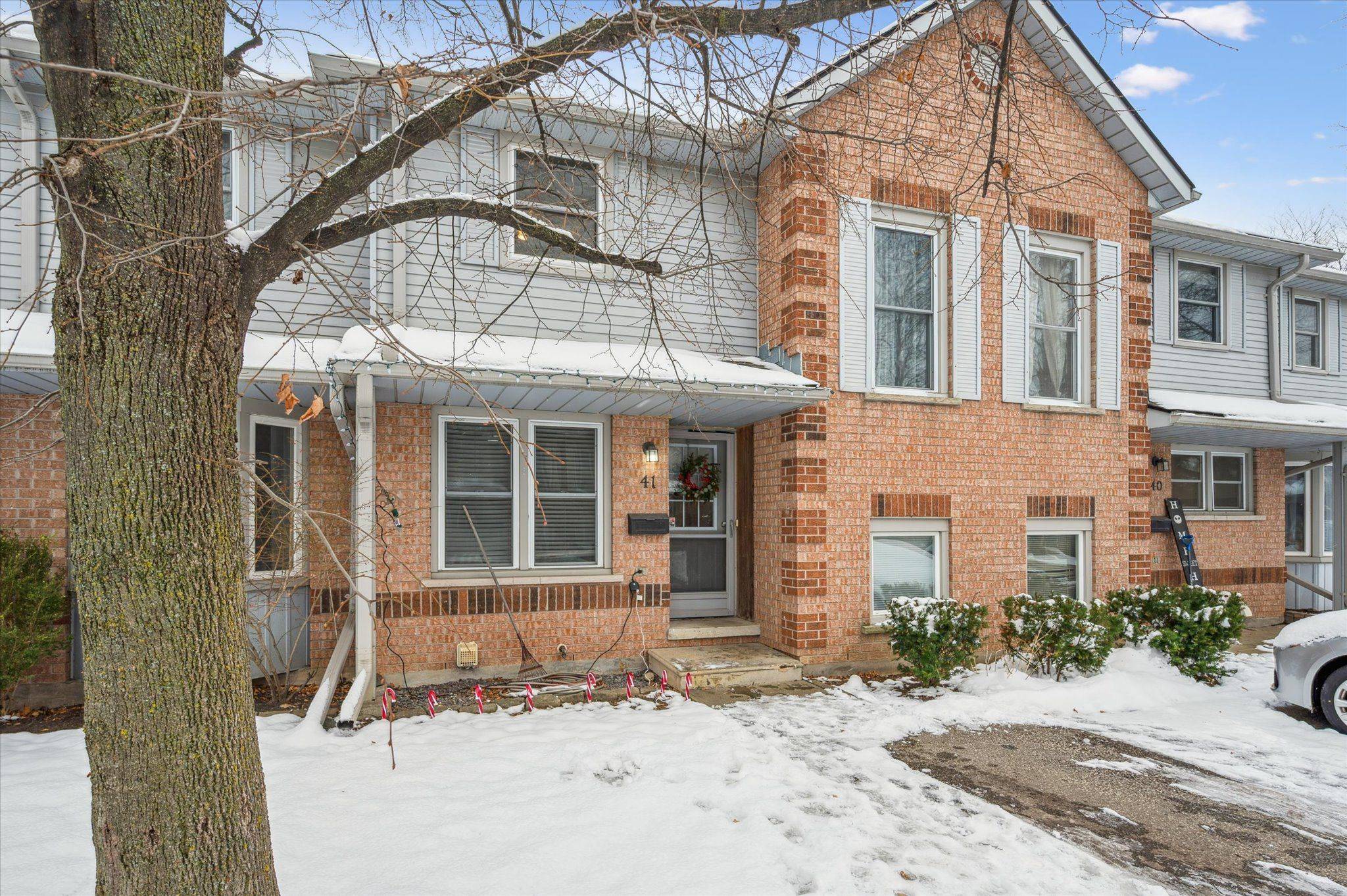 Guelph, ON N1H 8G4,180 Marksam RD #41