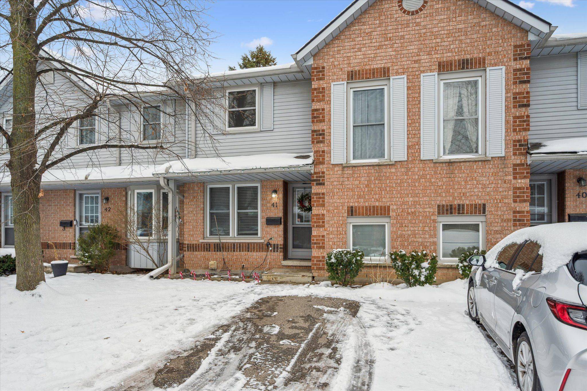 Guelph, ON N1H 8G4,180 Marksam RD #41