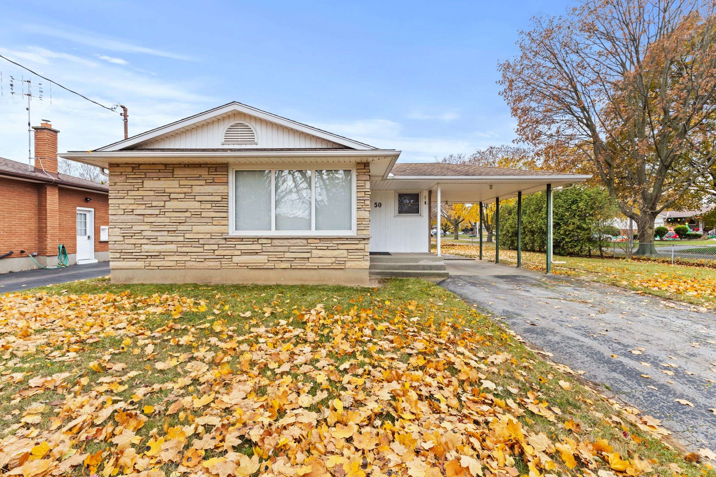 St. Catharines, ON L2M 4L6,50 Royal Manor DR