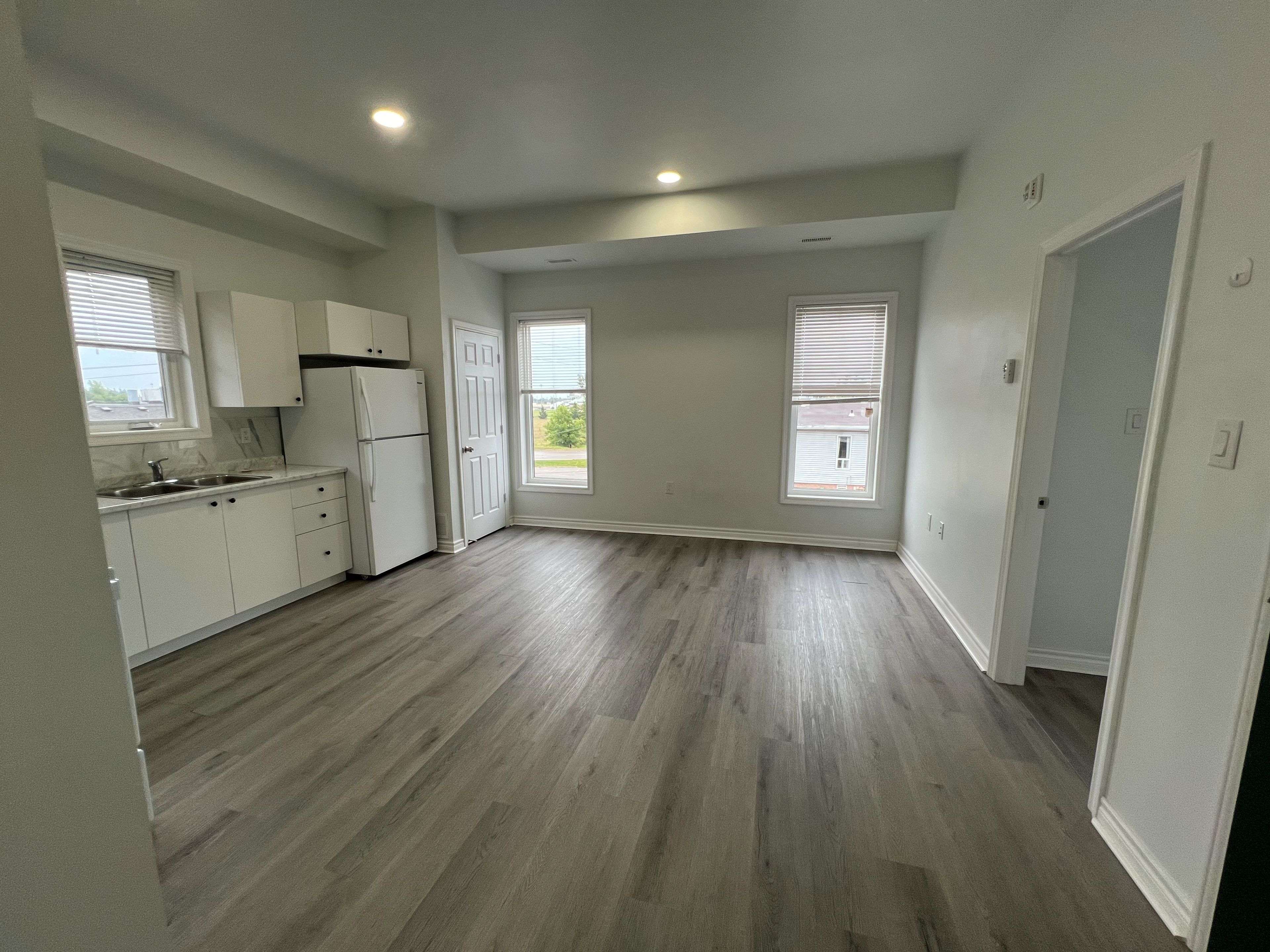 Centre Wellington, ON N0B 1S0,71 VICTORIA ST #305