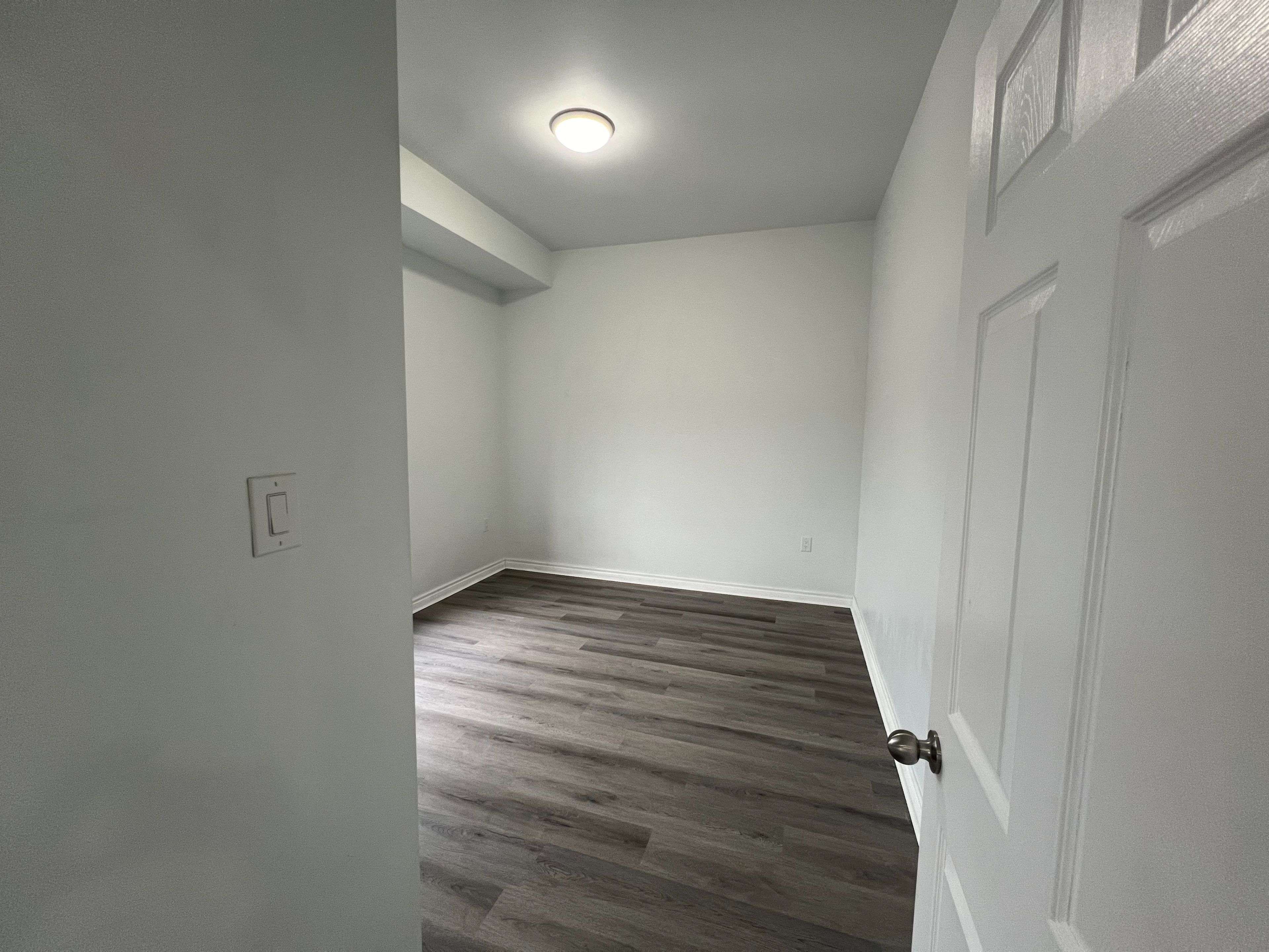 Centre Wellington, ON N0B 1S0,71 VICTORIA ST #305