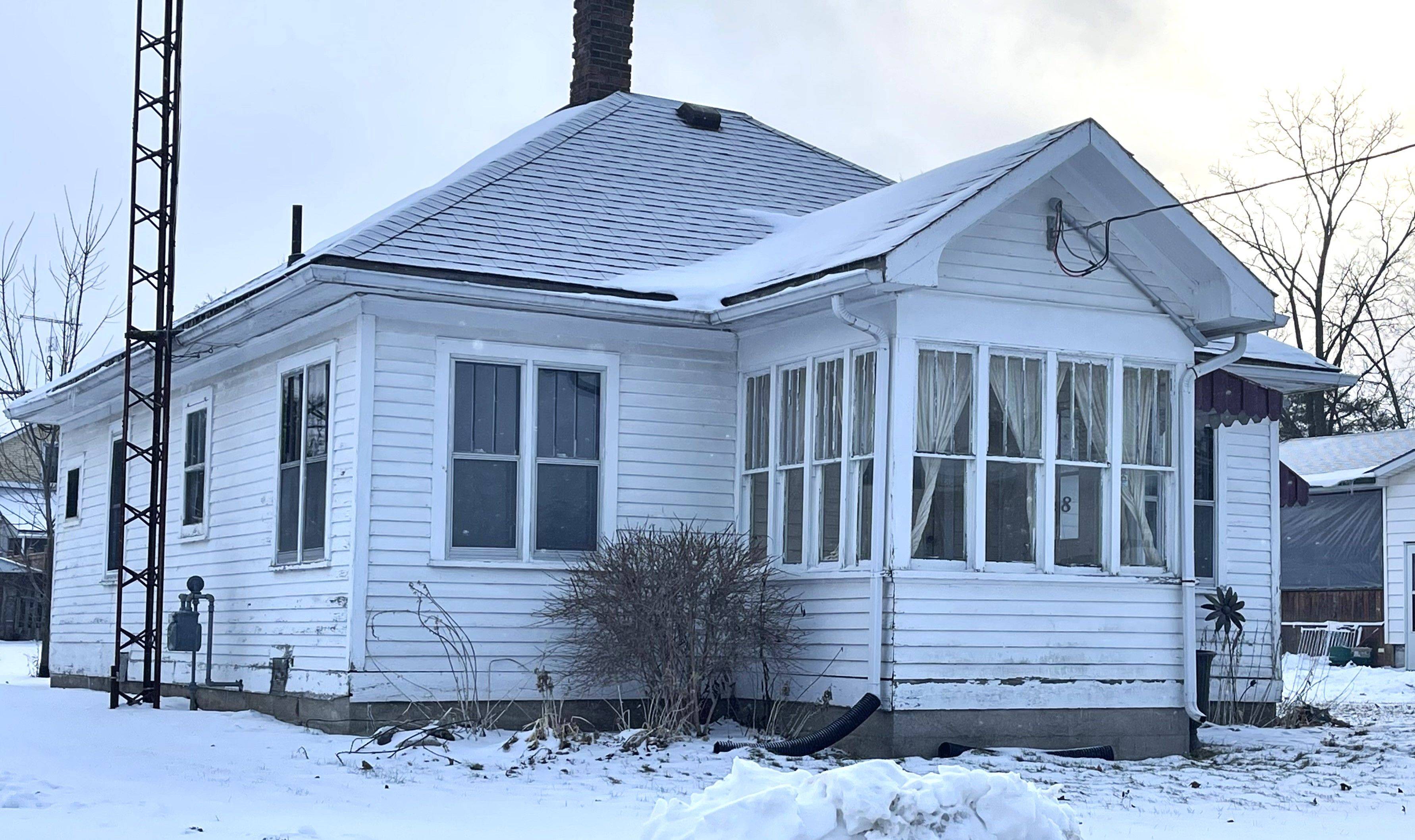 Warwick, ON N0M 2S0,528 St Clair ST