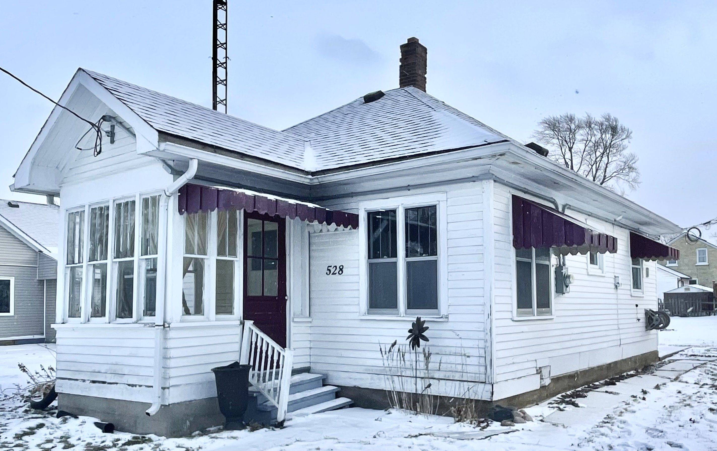 Warwick, ON N0M 2S0,528 St Clair ST