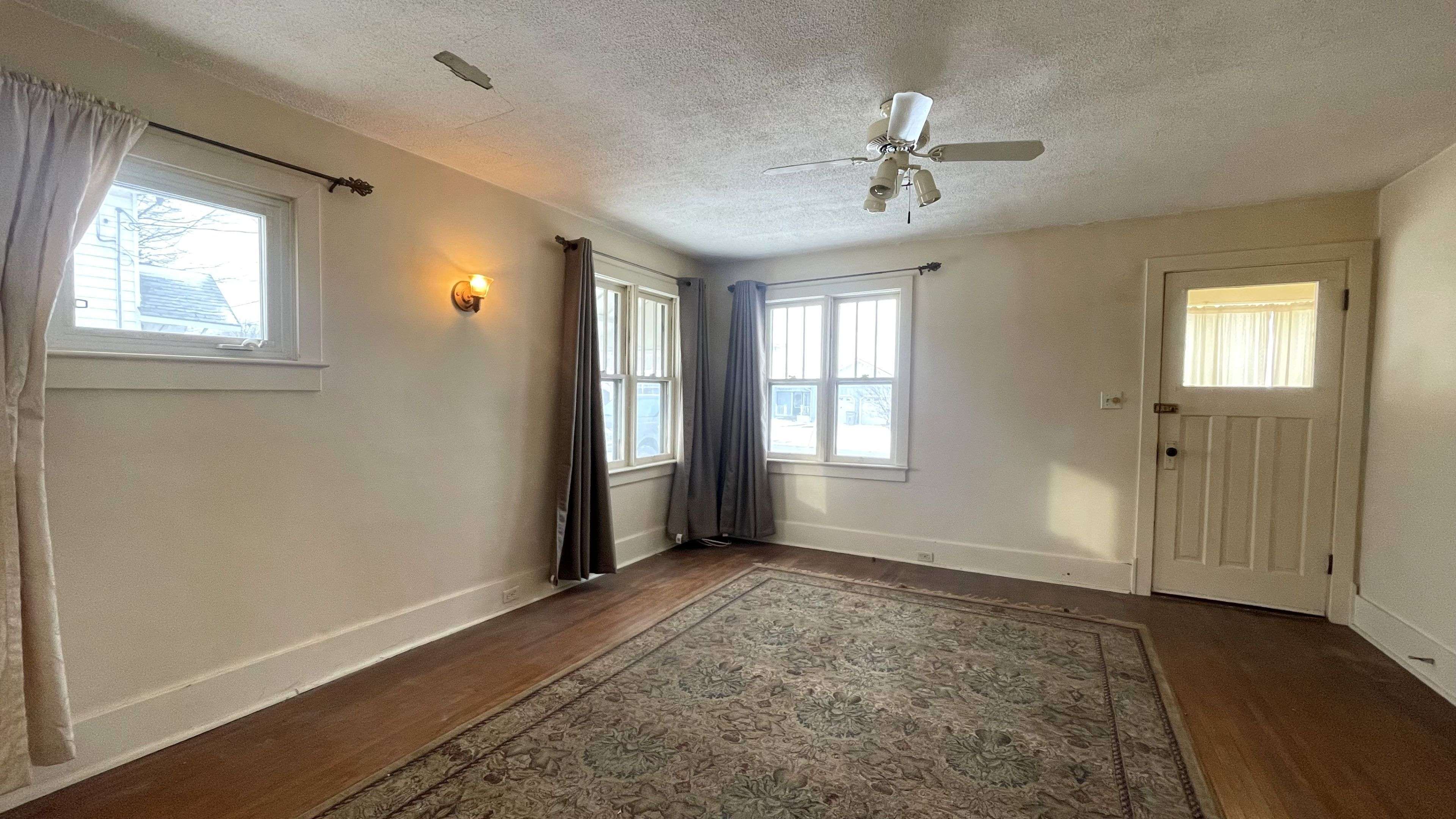 Warwick, ON N0M 2S0,528 St Clair ST