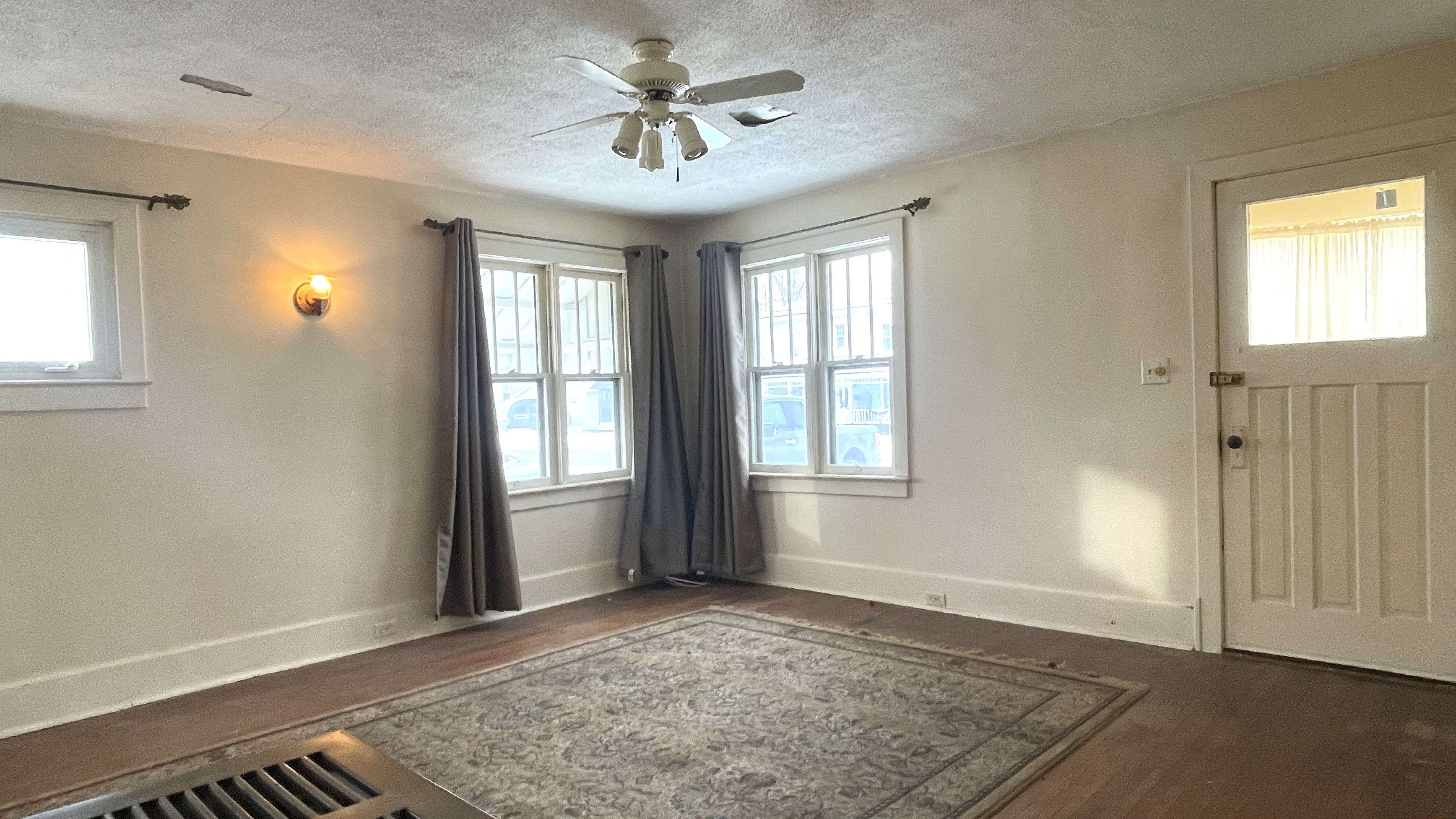 Warwick, ON N0M 2S0,528 St Clair ST