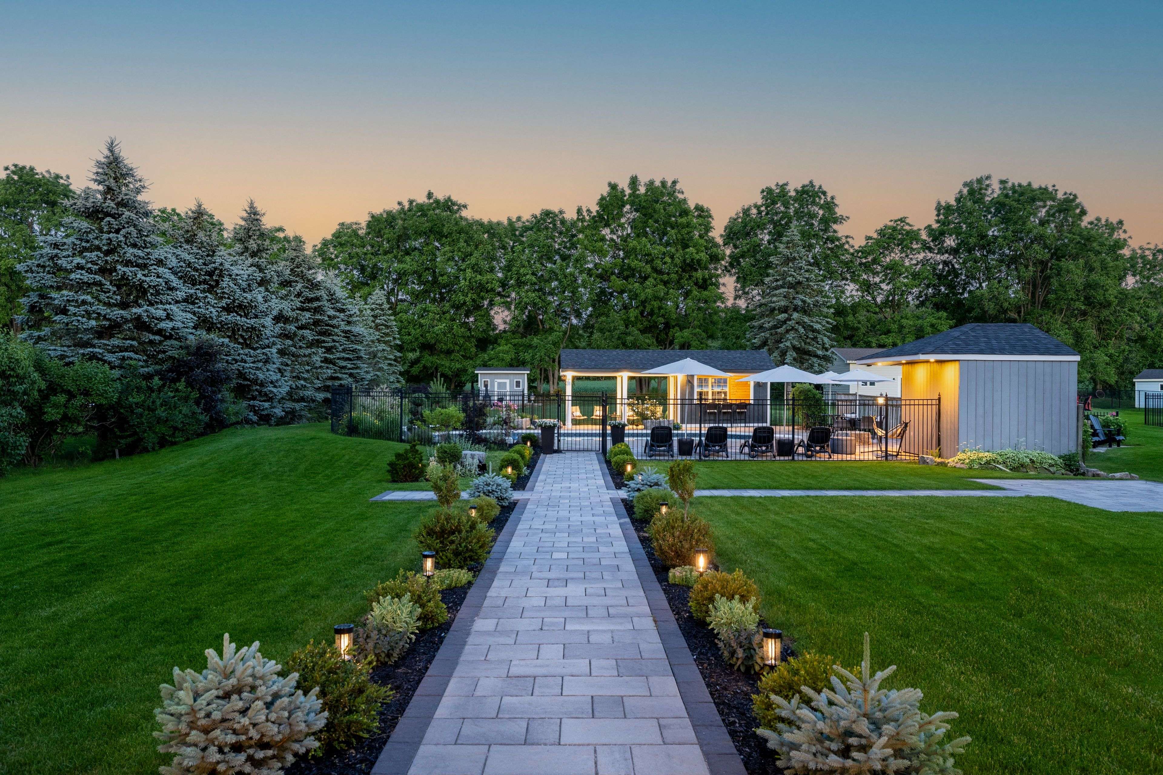 Hamilton, ON L0R 1H1,10 Meander Close