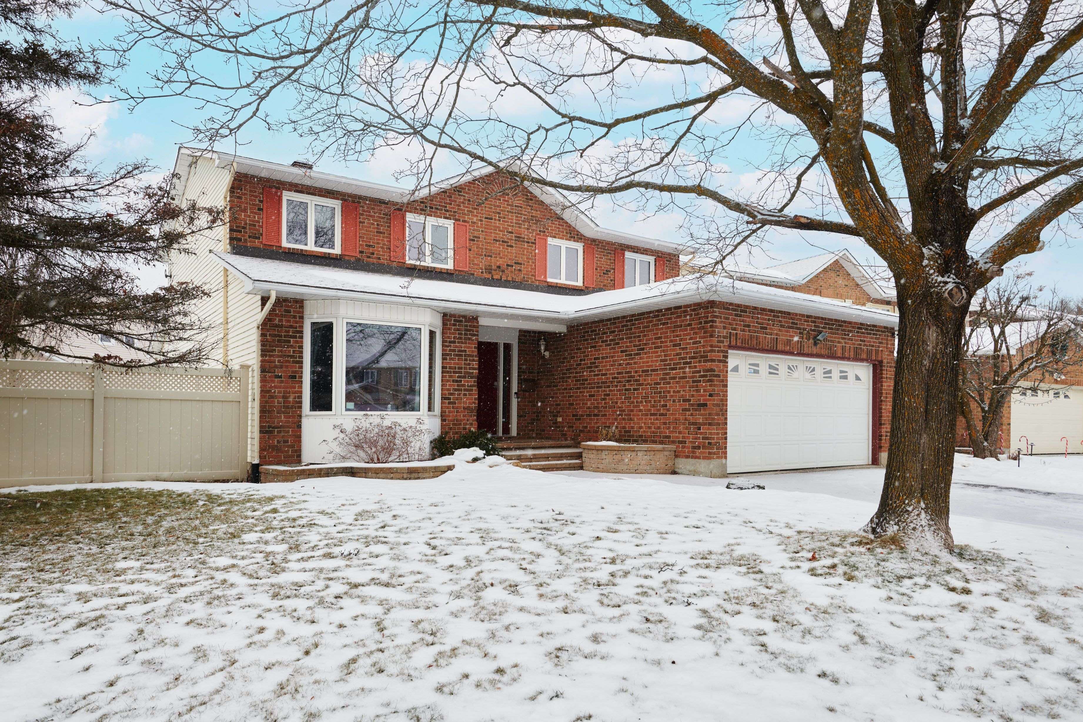 Orleans - Convent Glen And Area, ON K1C 5C5,1646 Sunview DR