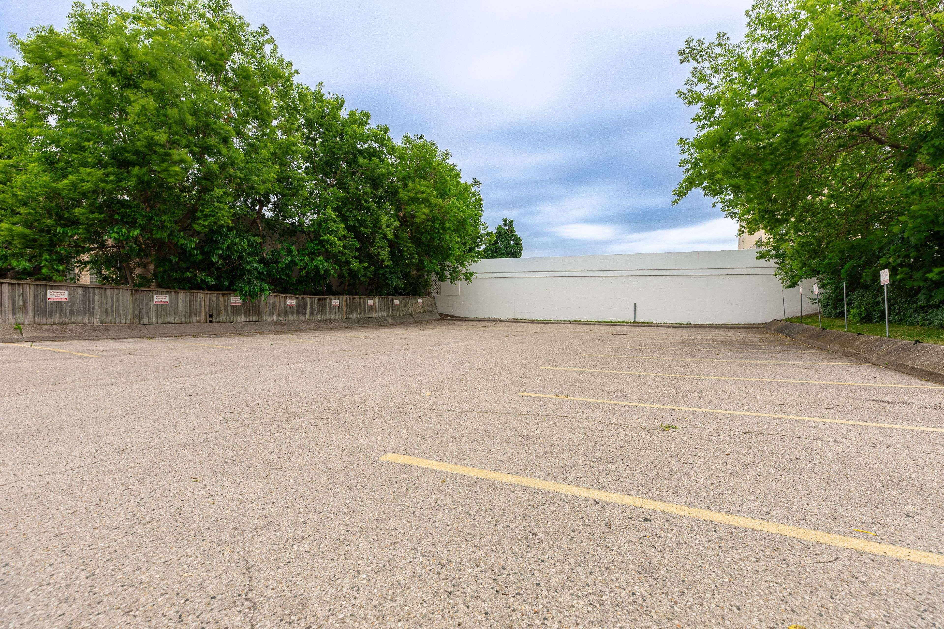 London East, ON N6B 2V2,610 Colborne ST