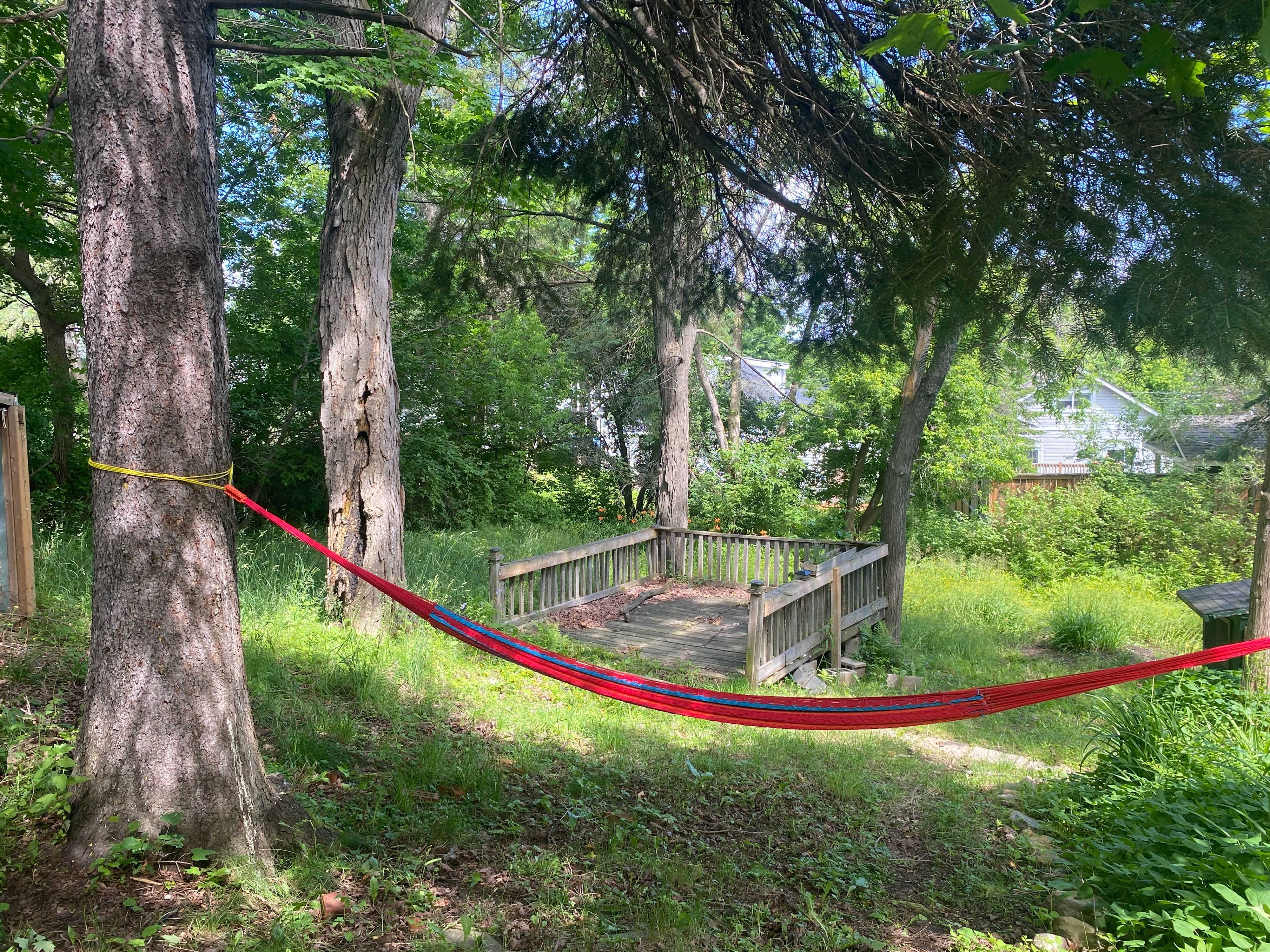 Huntsville, ON P1H 1P6,16 CORA ST E