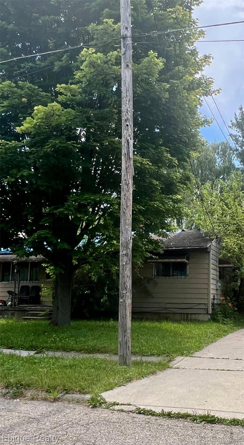 Flint, MI 48505,605 W Foss AVE