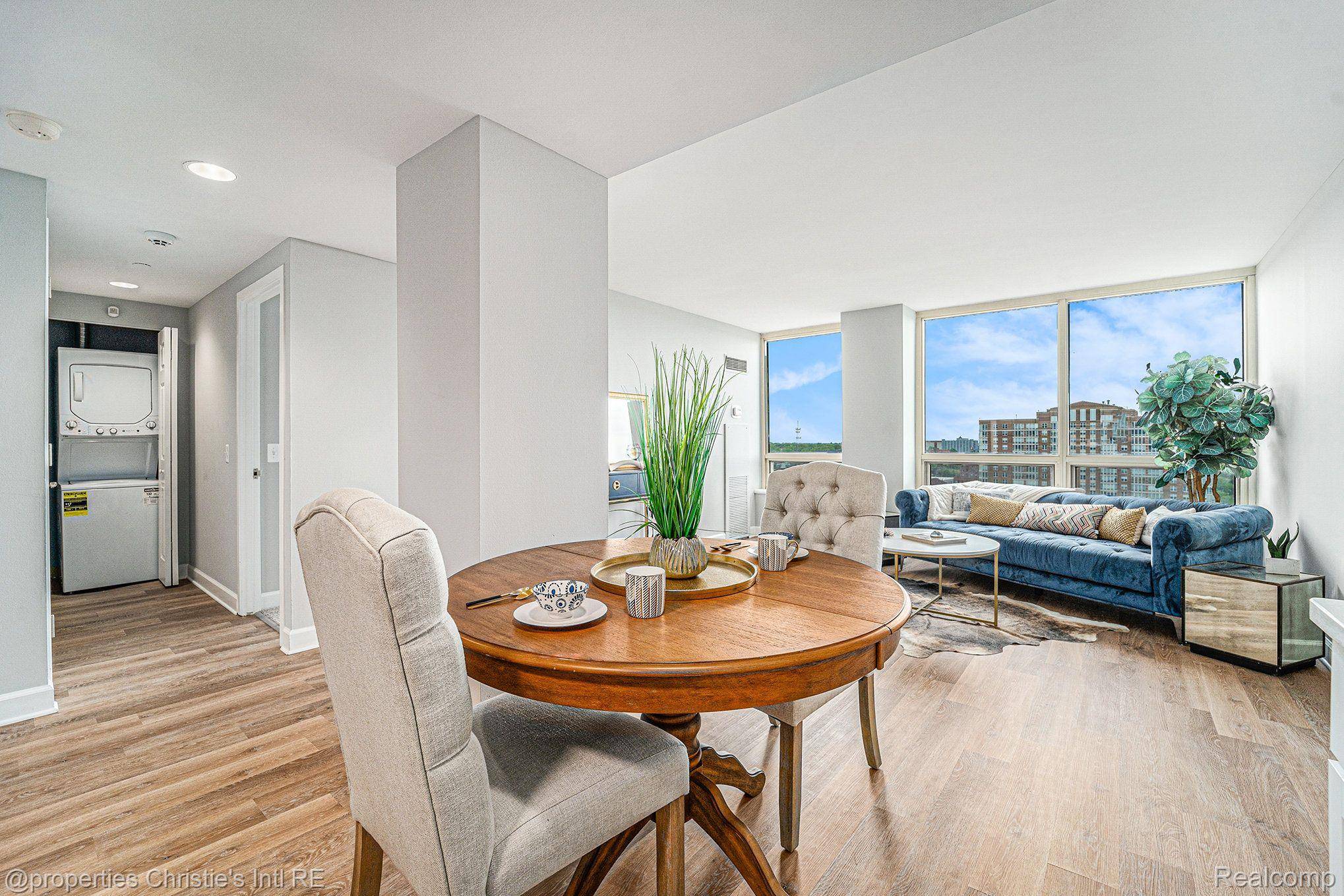 Detroit, MI 48207,3320 Spinnaker LN #13B