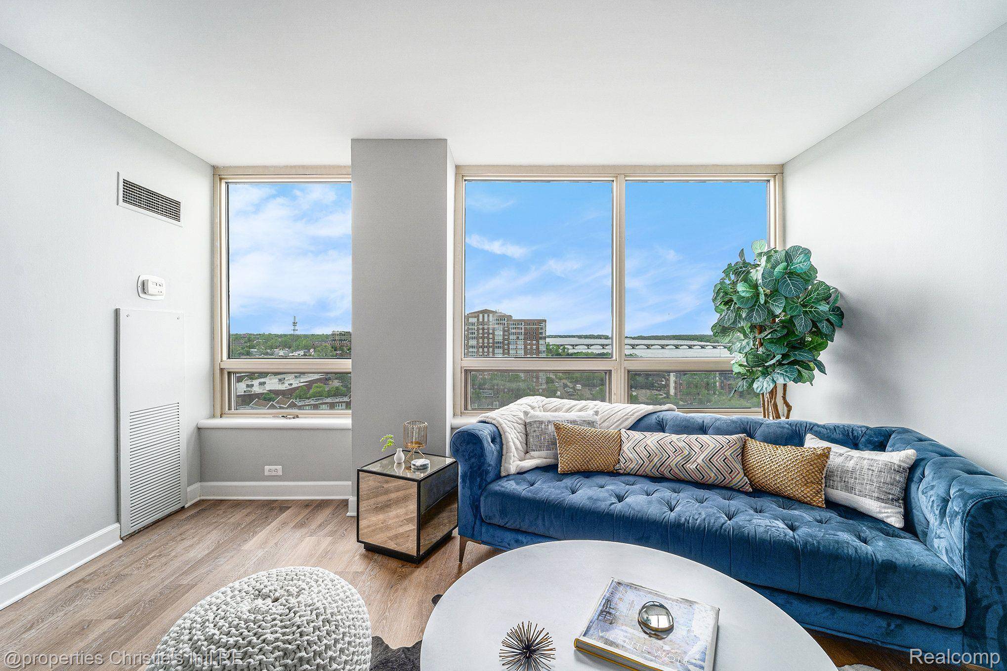 Detroit, MI 48207,3320 Spinnaker LN #13B