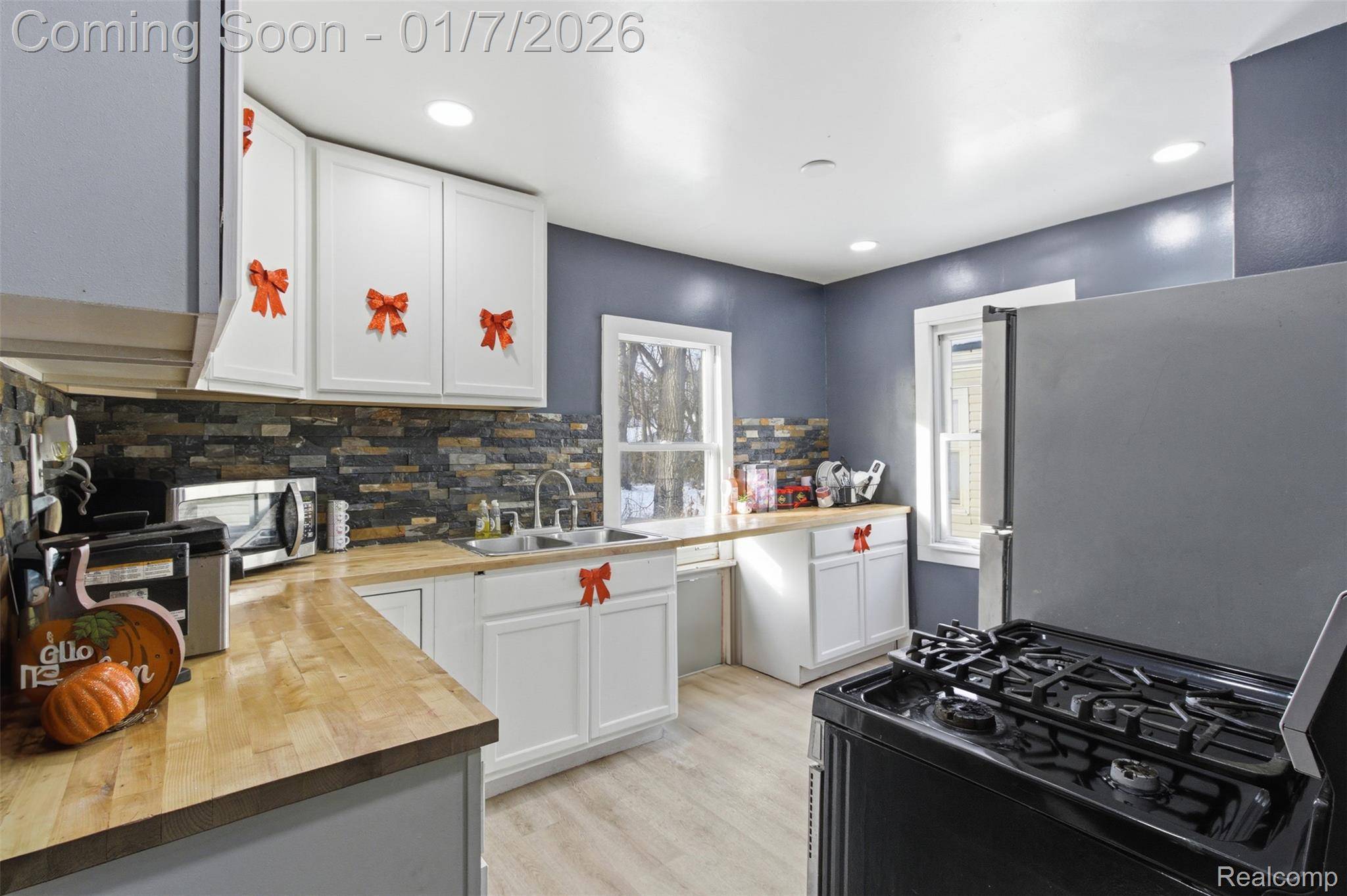 Detroit, MI 48235,20245 Archdale ST