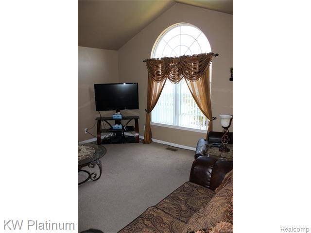 Macomb, MI 48044,46225 CAVALIER DR