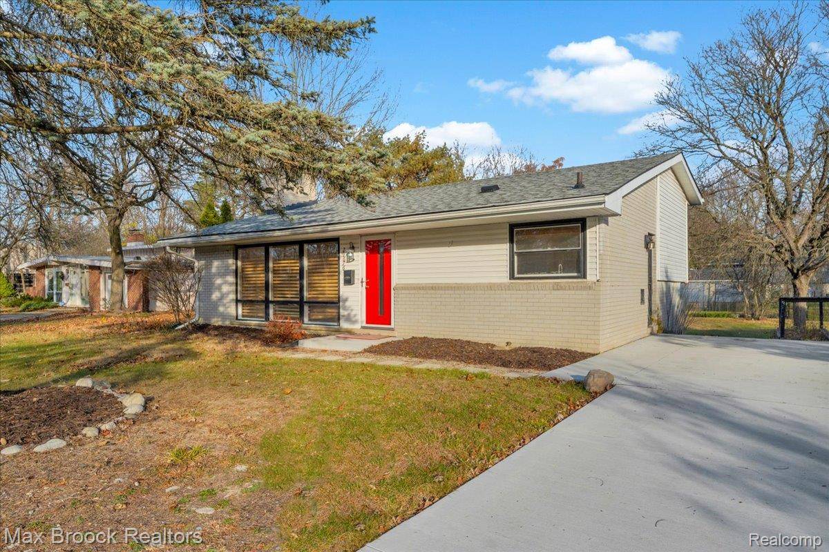 Southfield, MI 48076,29676 Westbrook Pkwy