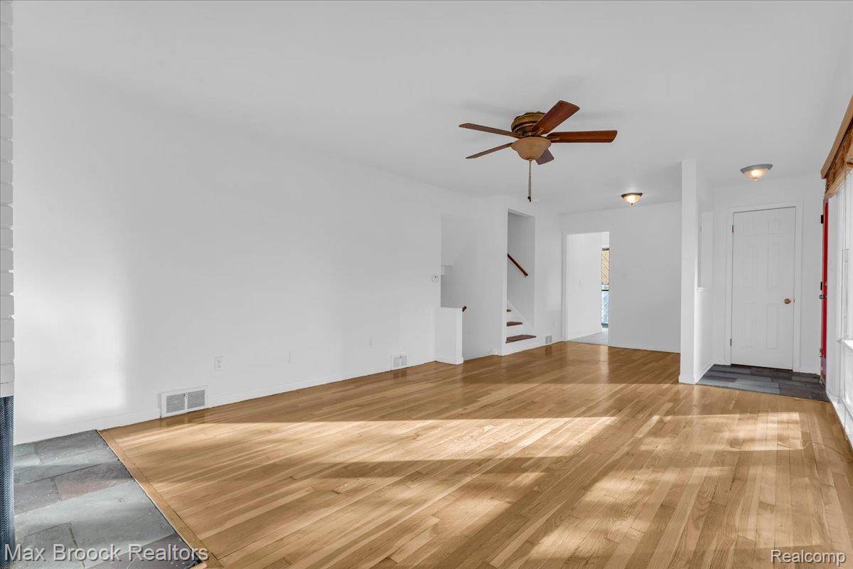 Southfield, MI 48076,29676 Westbrook Pkwy