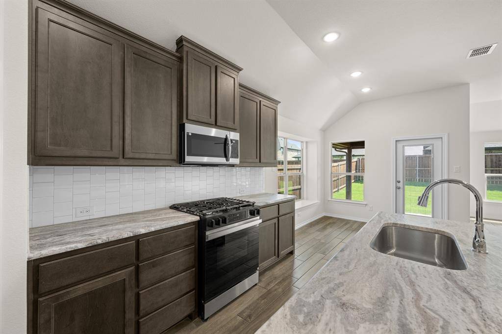 Joshua, TX 76058,7740 Gatevine Avenue