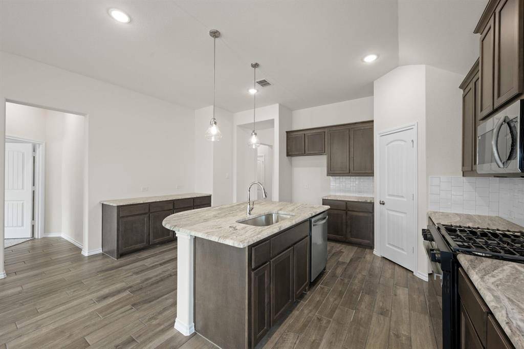 Joshua, TX 76058,7740 Gatevine Avenue