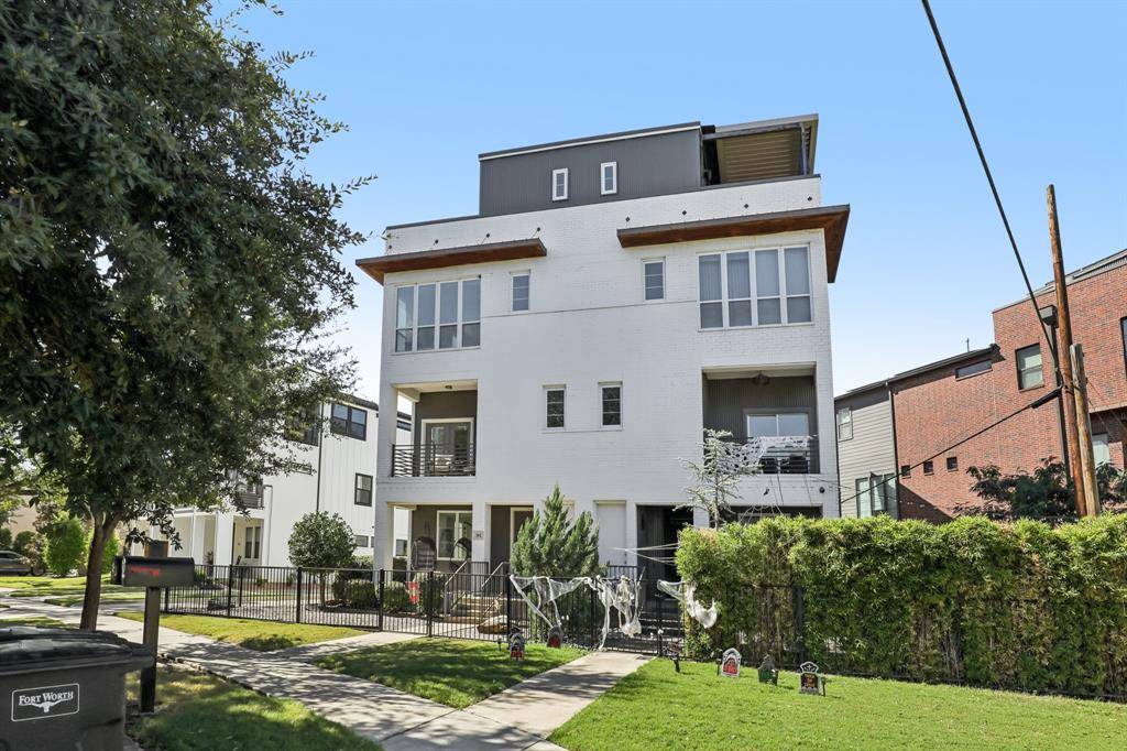 Fort Worth, TX 76107,302 Wimberly Street