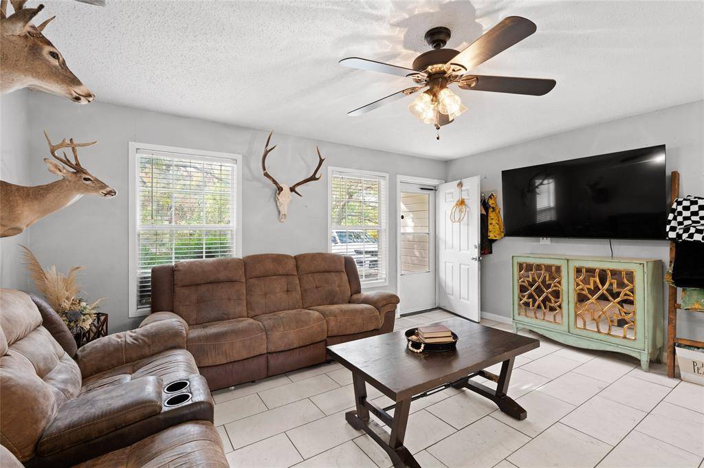 Whitewright, TX 75491,419 Walnut Grove Road