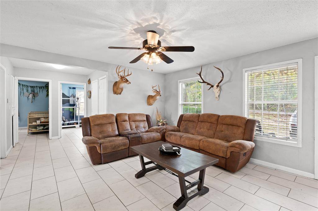 Whitewright, TX 75491,419 Walnut Grove Road