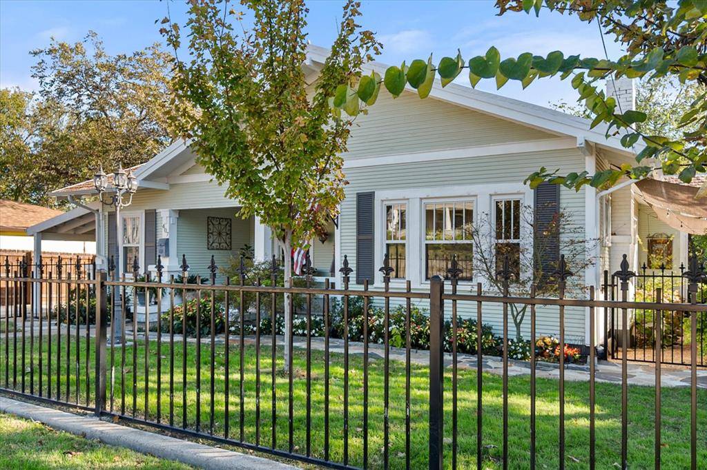 Weatherford, TX 76086,407 W Columbia Street