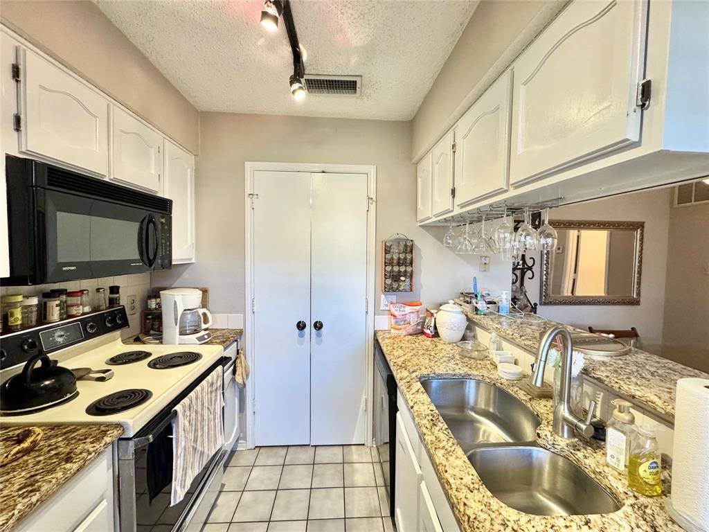 Fort Worth, TX 76120,1415 Meadowood Village Drive